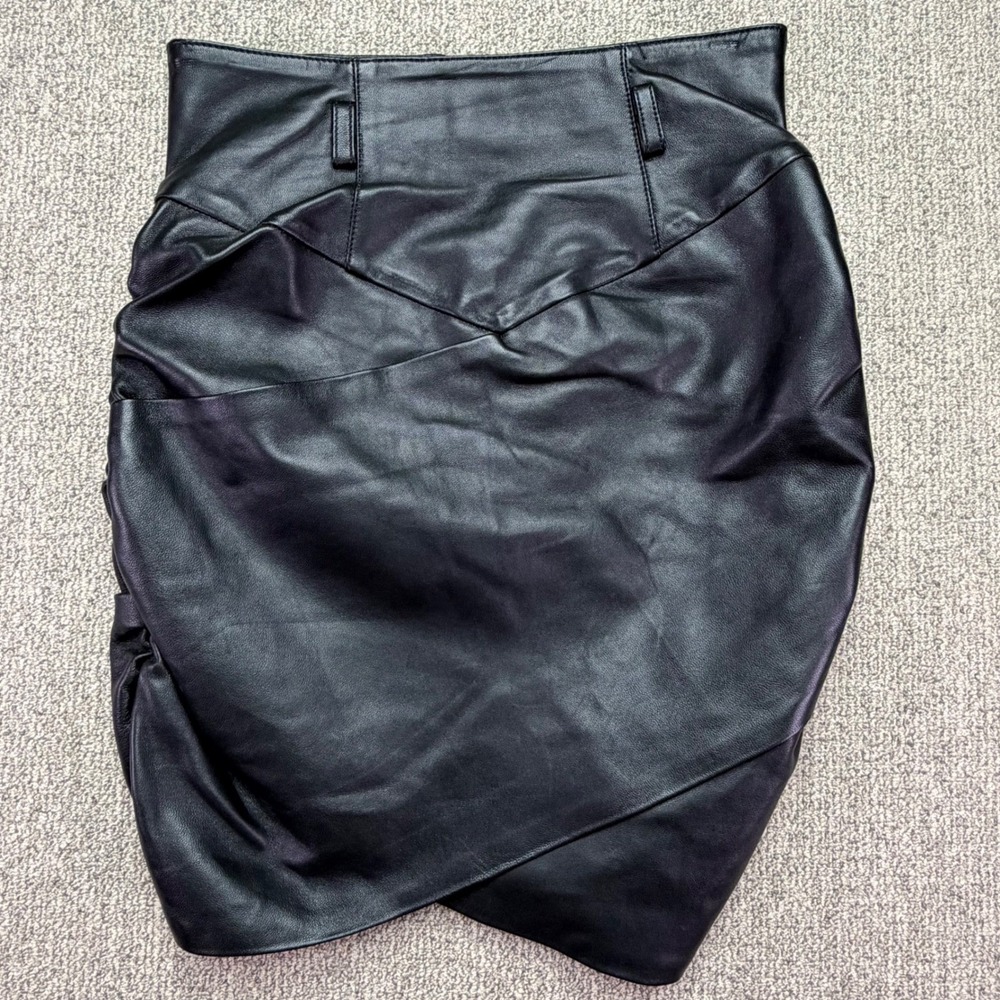 Camila Coelho Black 100% Leather Ruched Mini Skirt Small Front Zip High Waist